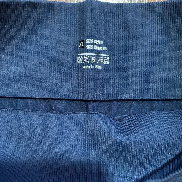 HALARA NWOT High Waisted 7/8 Ankle Seamless Legging Size XL Smokey Blue - Picture 3 of 7